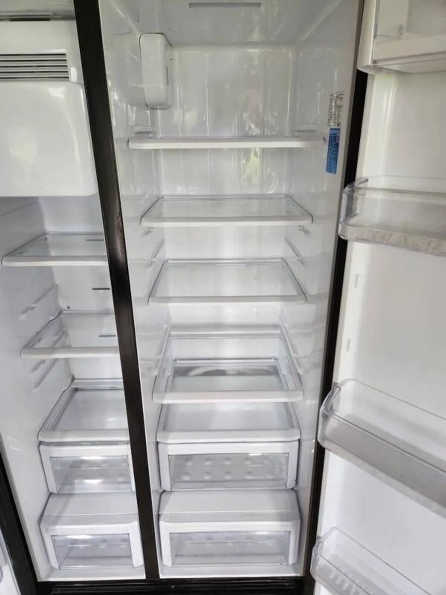 Samsung American Fridge Freezer - Image 4