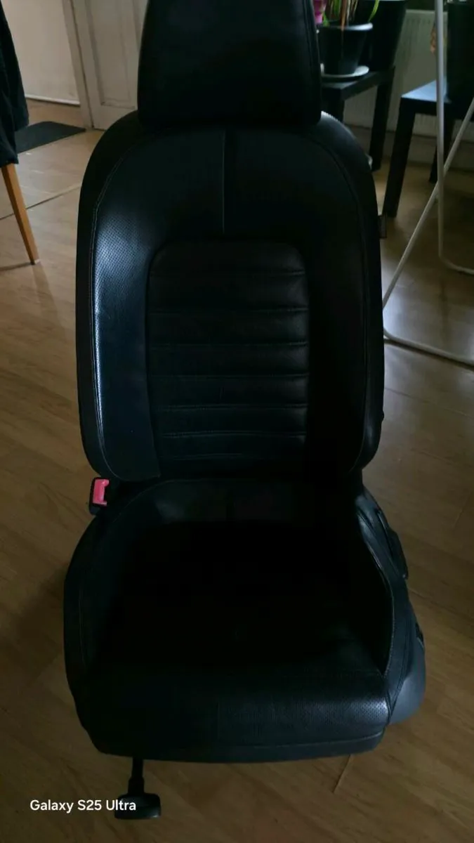 Passat CC seats - Image 3