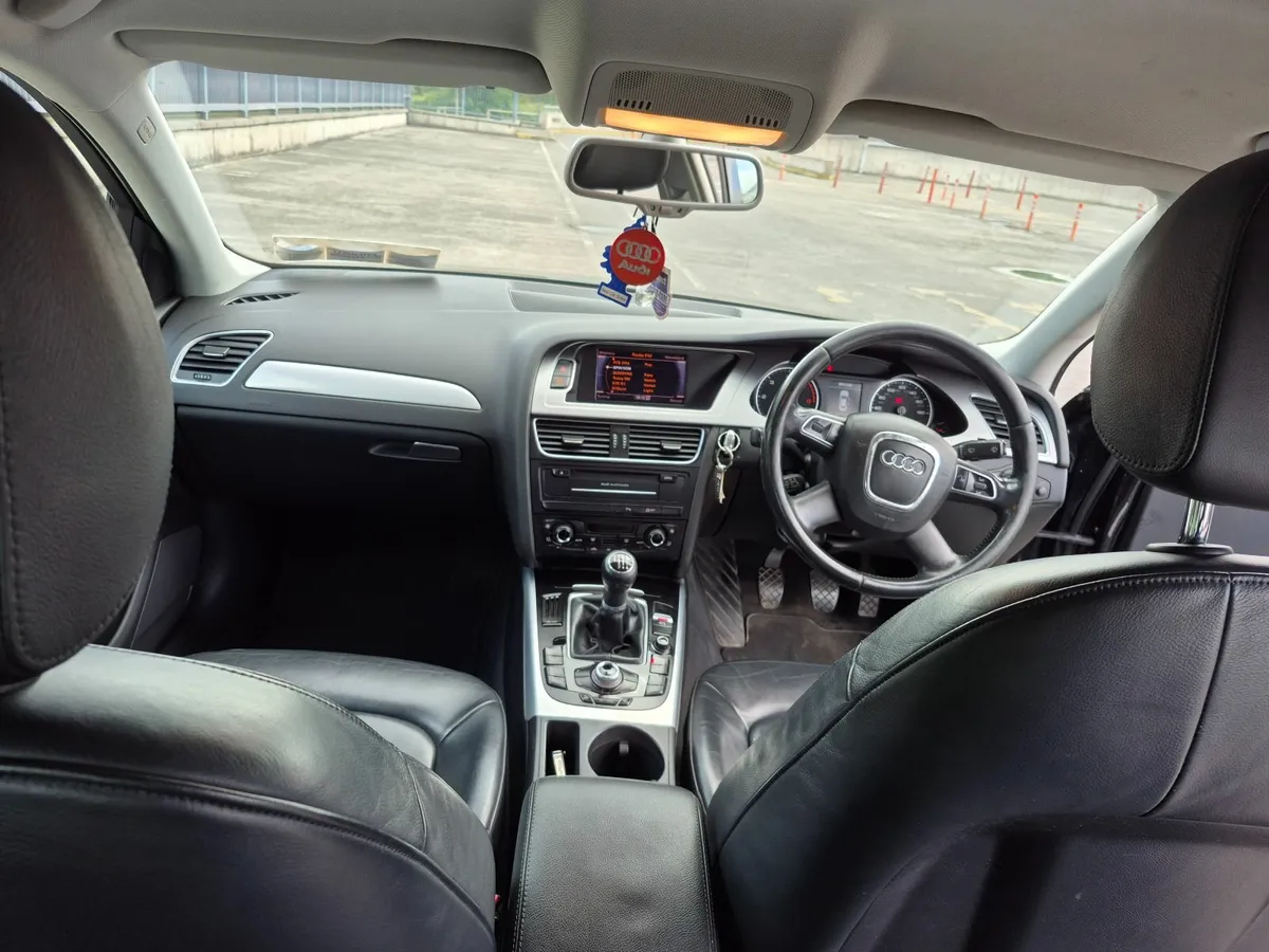 Audi A4 2011 - Image 1