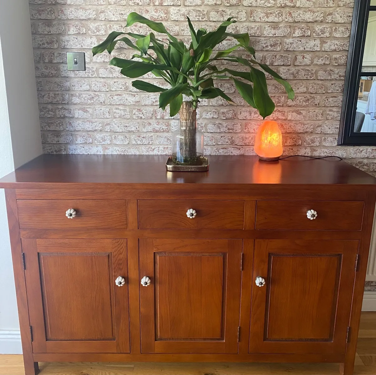 Sideboard