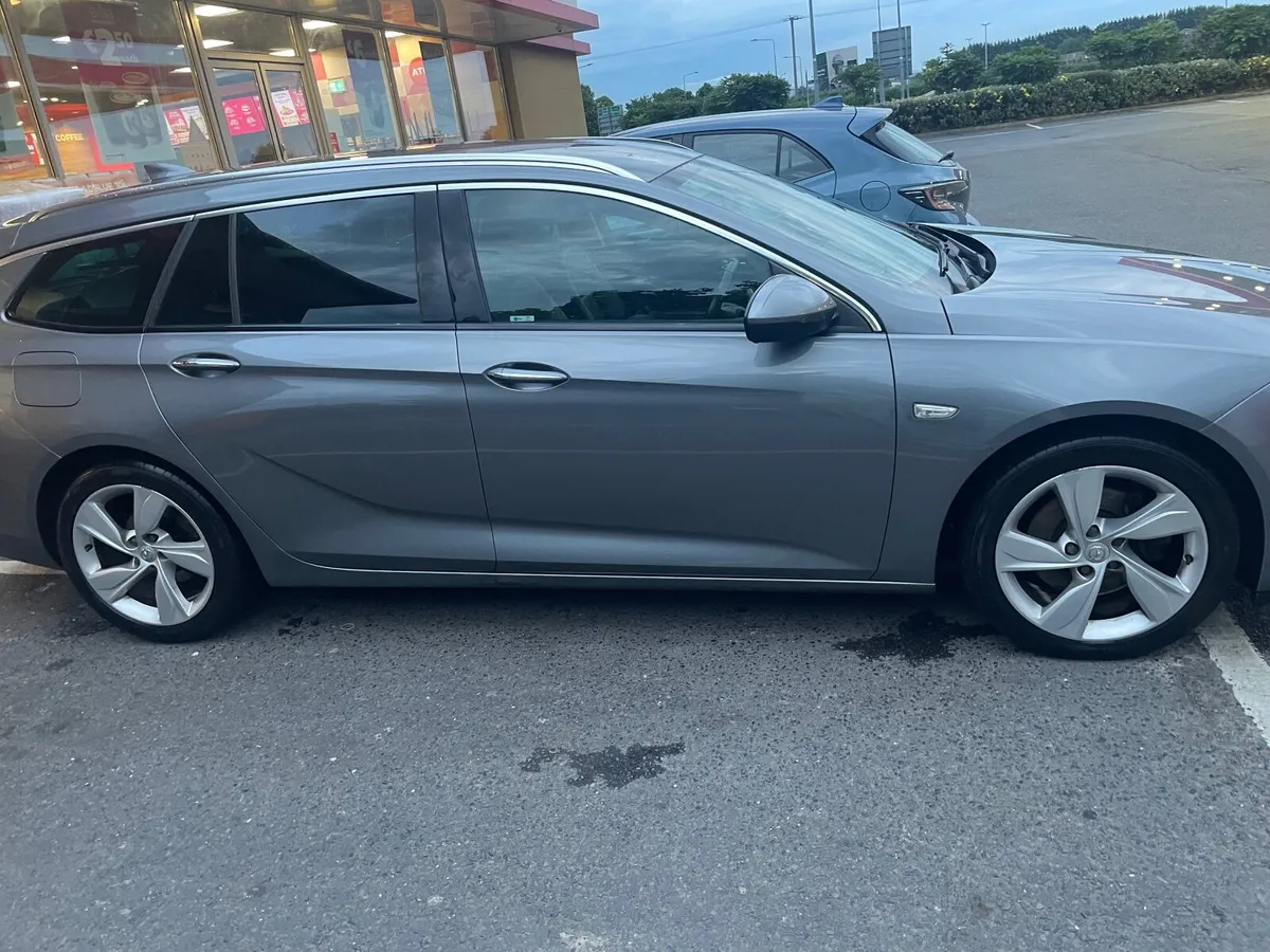 Opel Insignia  Sports Tourer Elite 2018 - Image 1