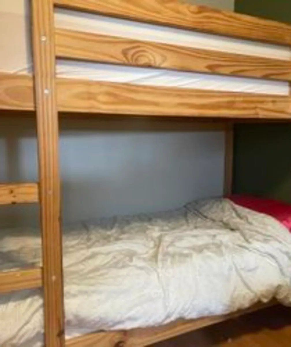 Kids bunk bed split for 2 Single bed - Image 4