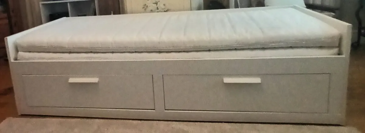 Bed - Image 2
