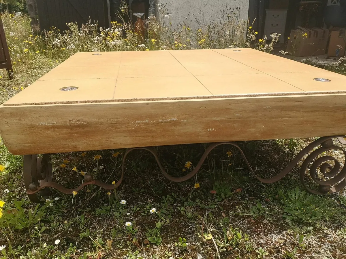 Large coffee table - Image 3