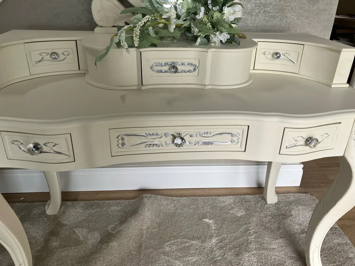 Dressing table with mirror - Image 2
