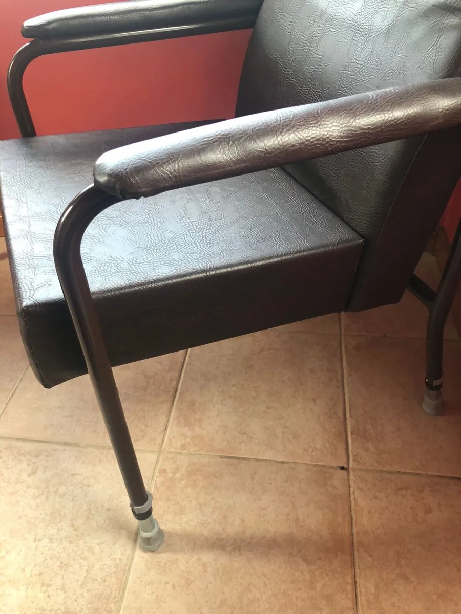 Orthopaedic chair - Image 2