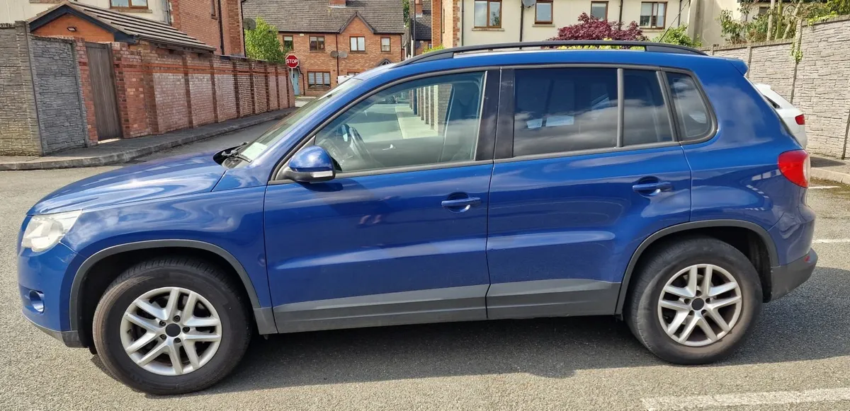 Volkswagen Tiguan 2009 - Image 2