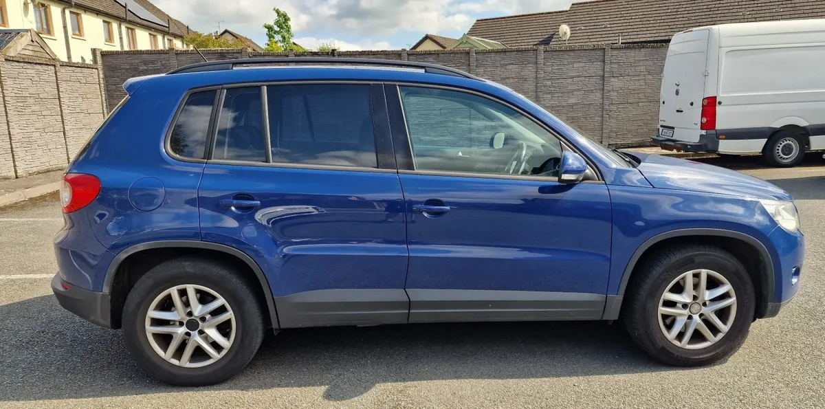 Volkswagen Tiguan 2009 - Image 3