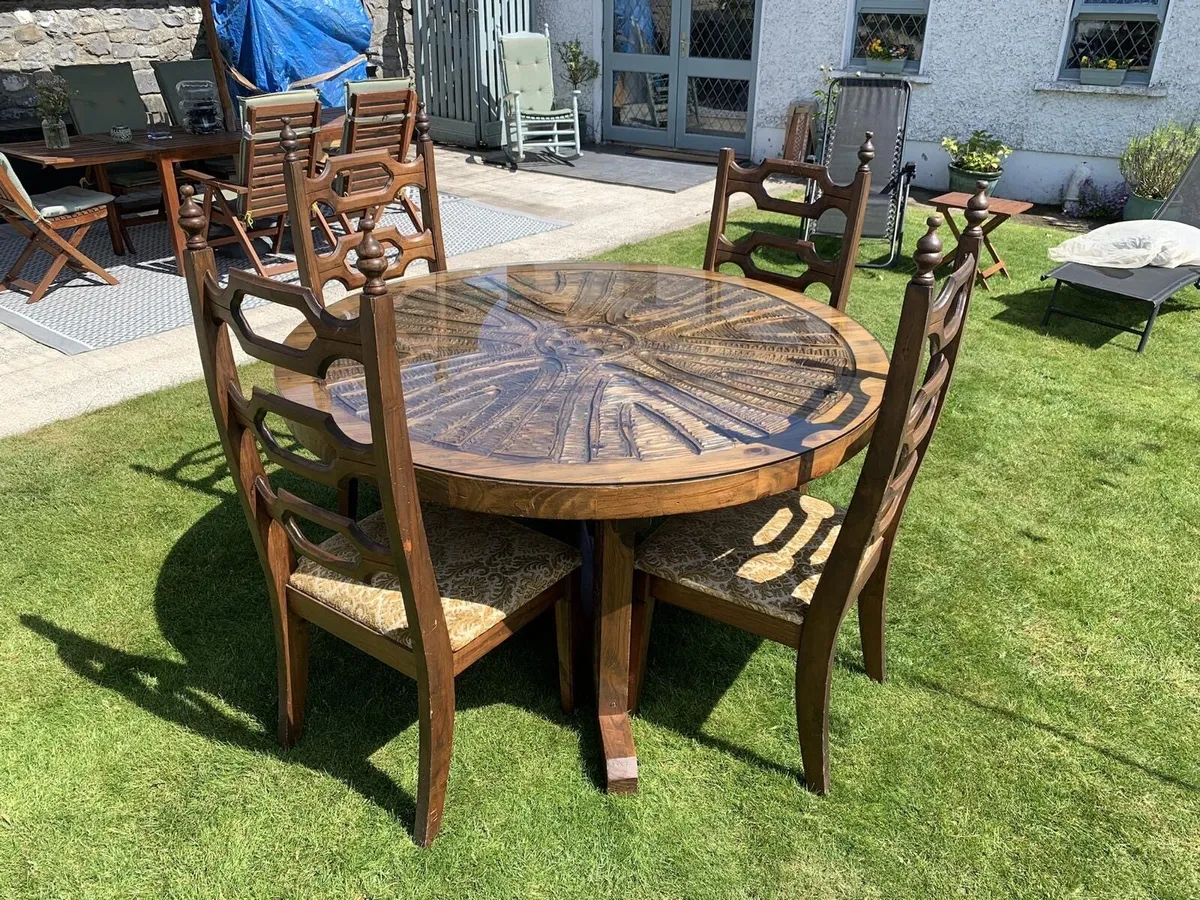 1970’s African Round Hardwood Dining set - Image 4