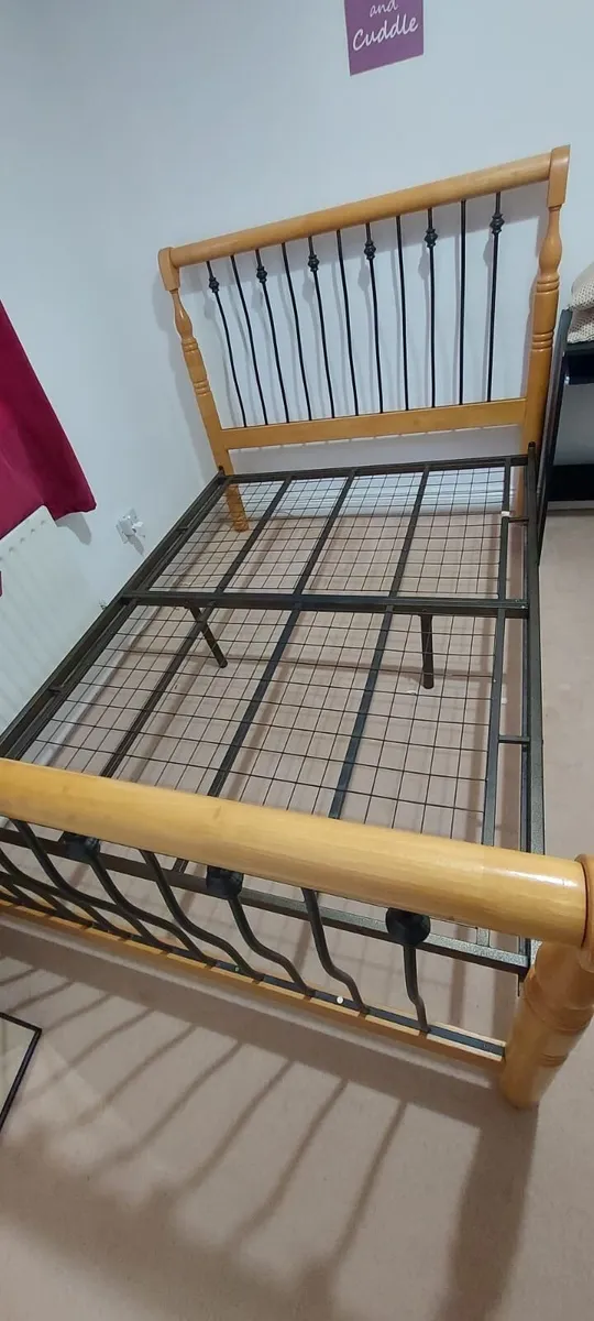Double bed - Image 1