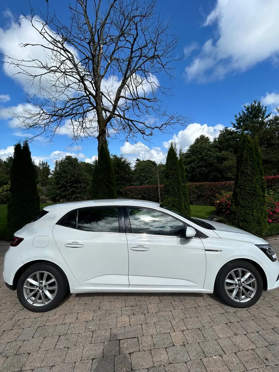 Renault Megane 2018 - Image 1
