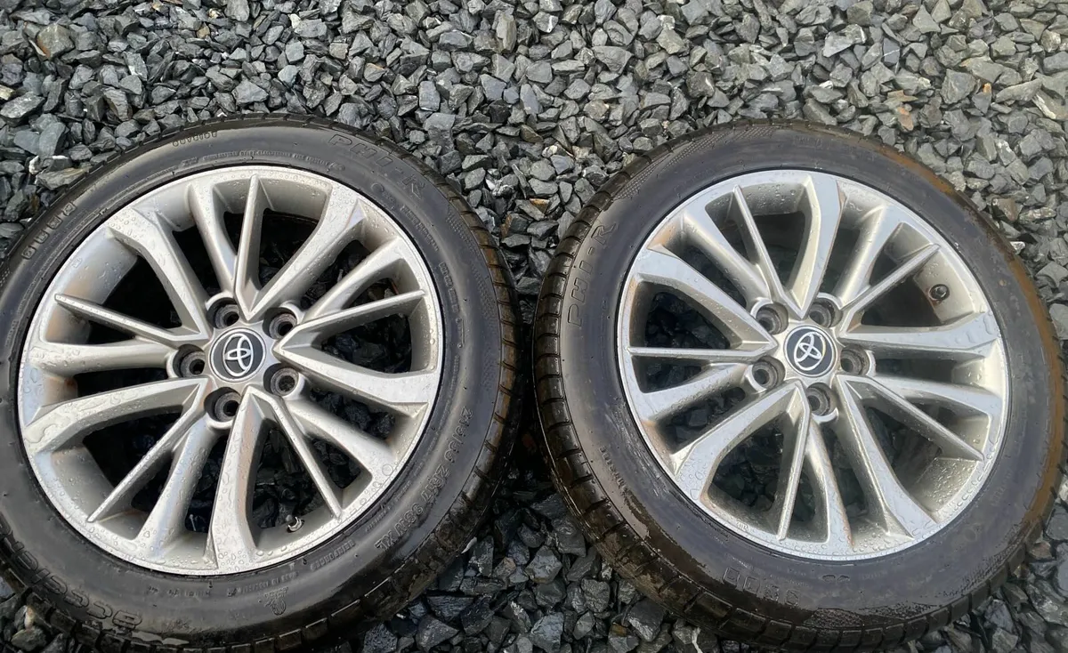 17inch 5x114.3 Toyota alloy wheels - Image 2