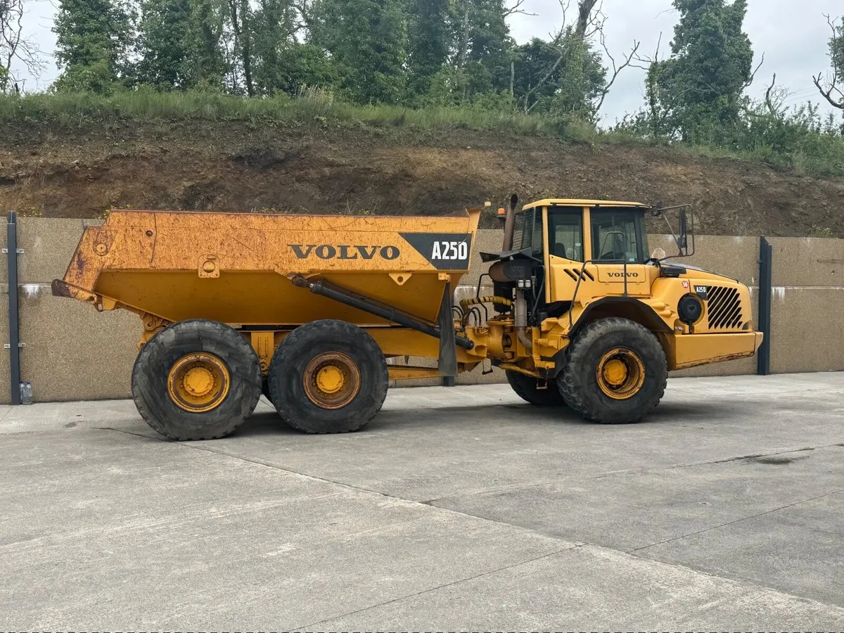 Volvo A25D 6x6 Articulated Dumptruck - Image 4