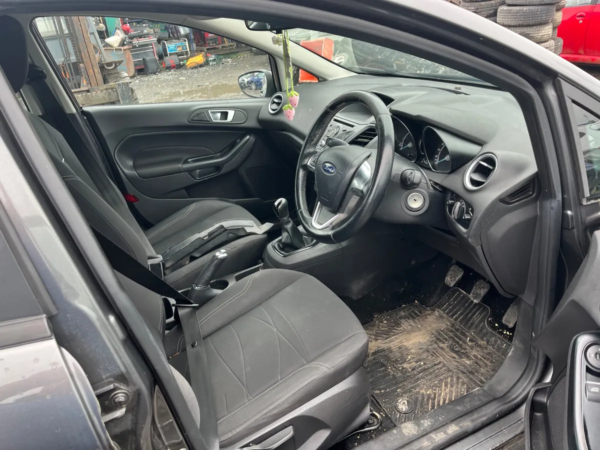 17 fiesta 1.5 diesel - Image 4