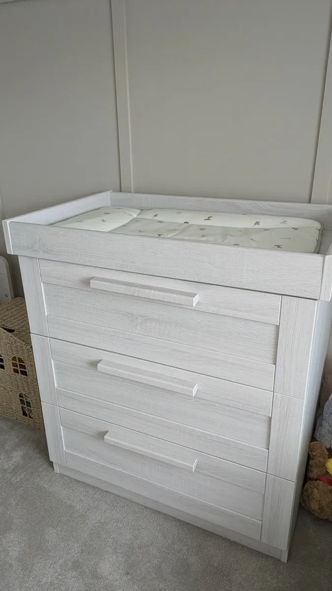 Nursery furniture set - Image 2