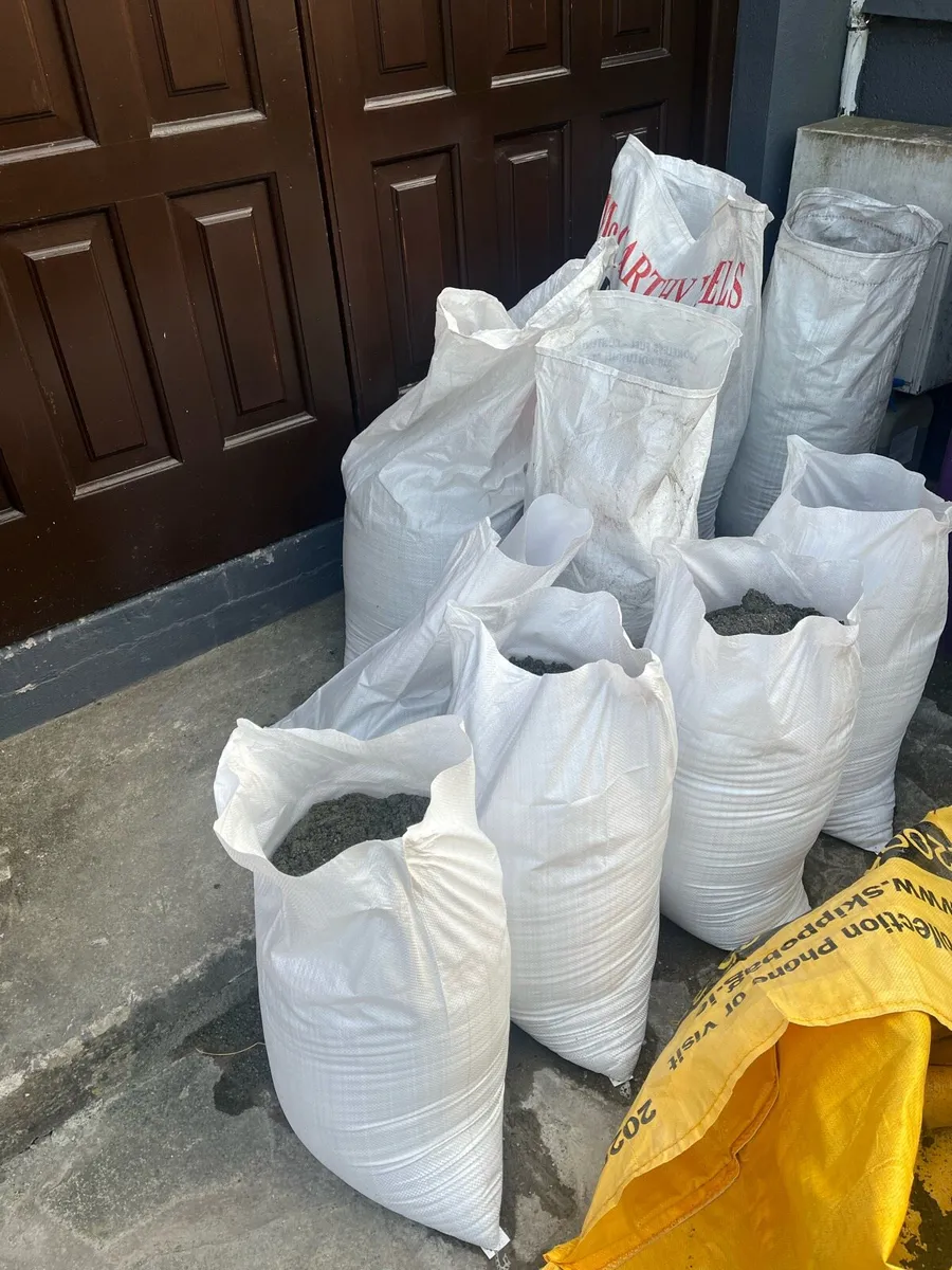 Bags of builders sand - Image 1