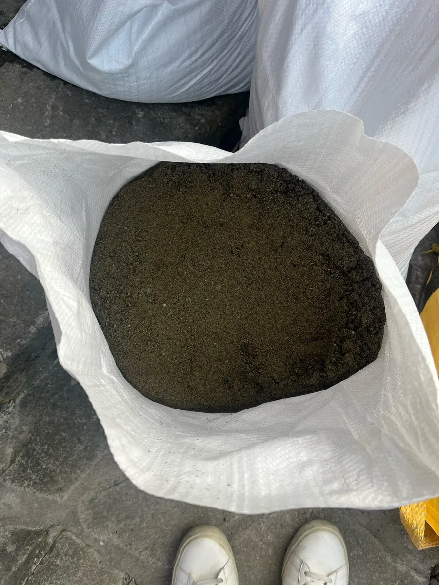 Bags of builders sand - Image 2