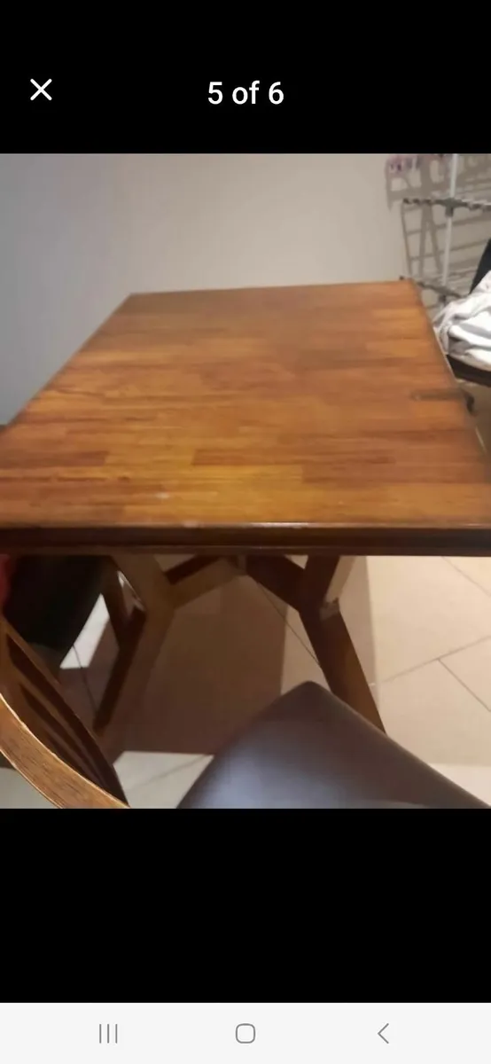 Table and chairs - Image 3