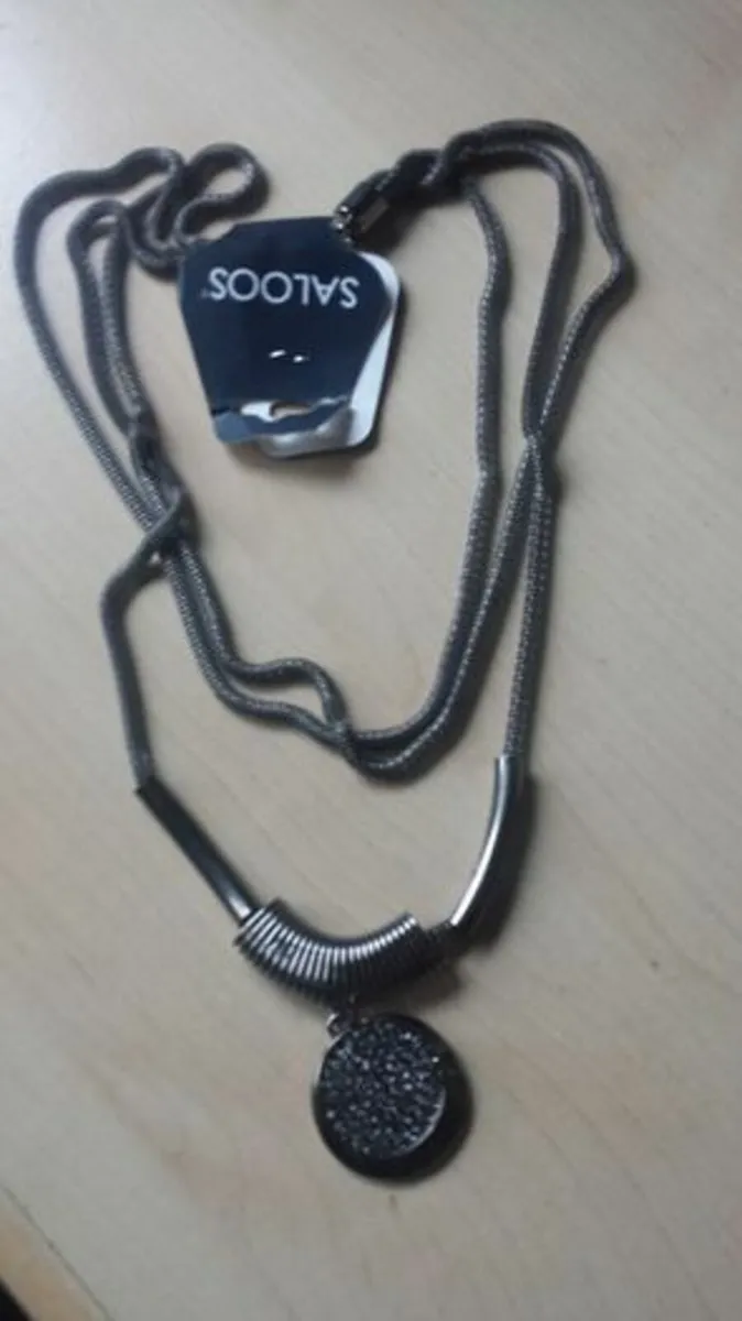 Costume Fancy Necklace / Vintage / NEW - Image 2