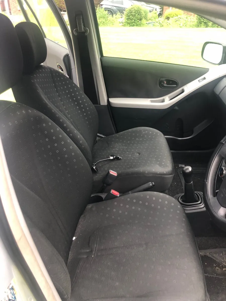 Toyota Yaris 2008 - Image 3