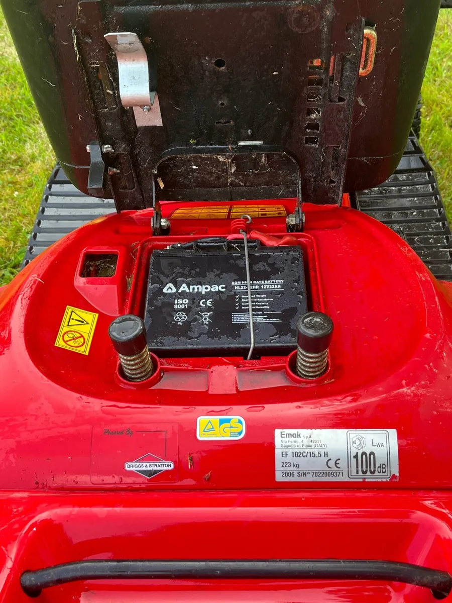 Ride on Lawnmower - Image 4