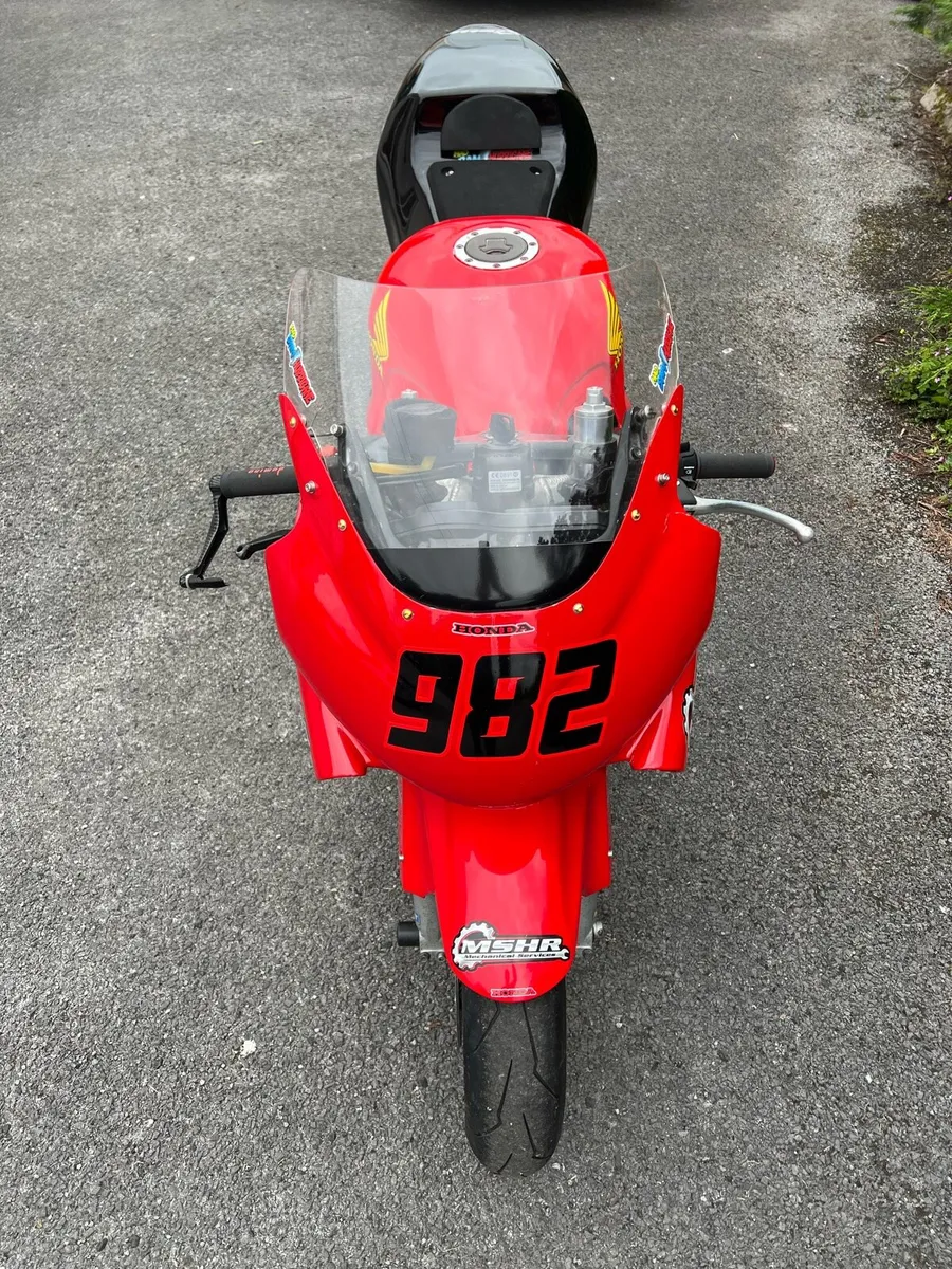 CBR 600f4 (I) trackbike - Image 3