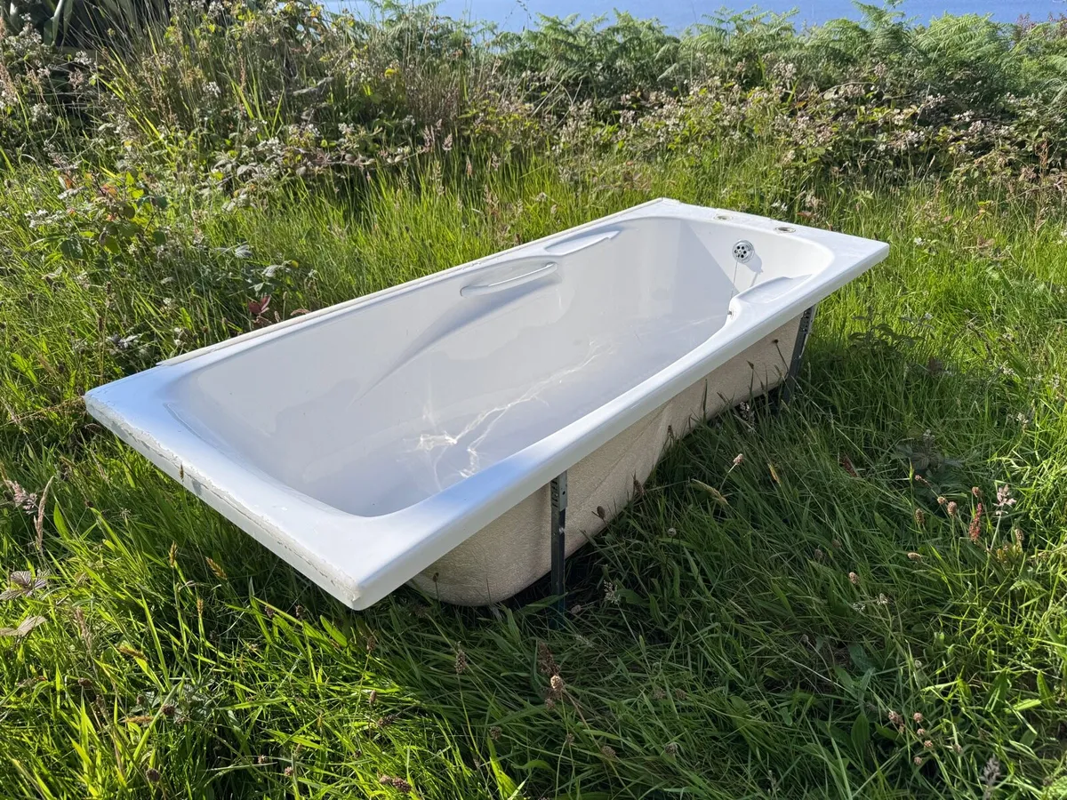 Bathtub - for free - - Image 1