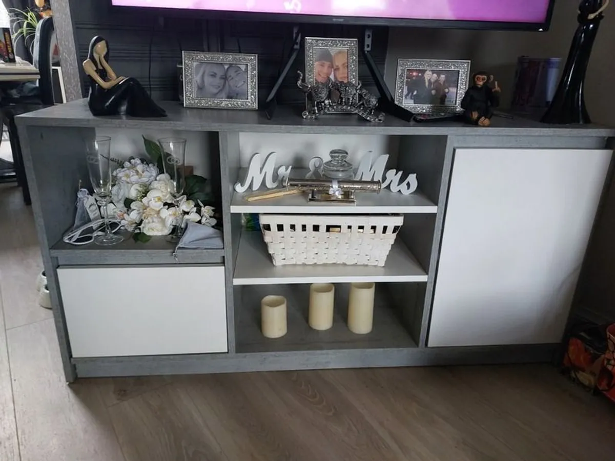 Tv stand - Image 2