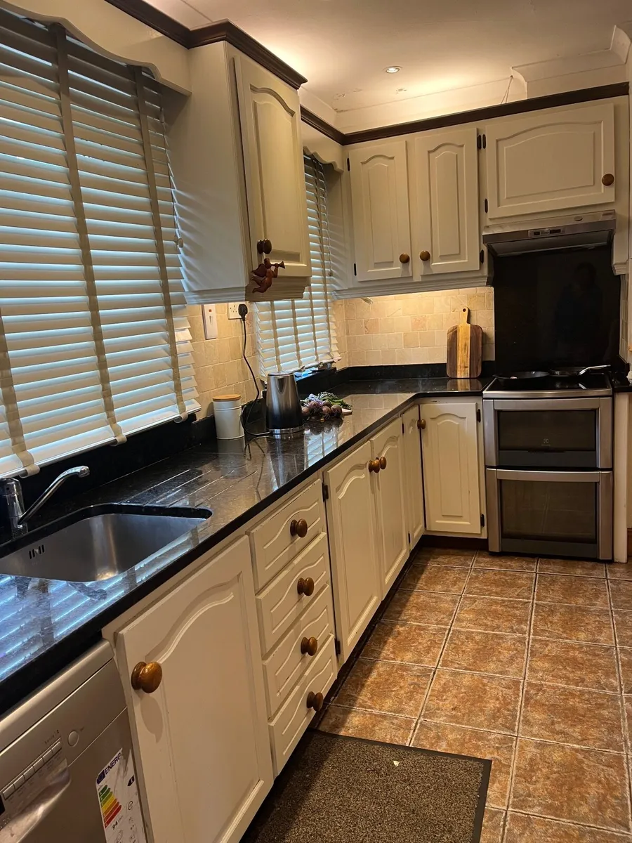 Kitchen - Image 4