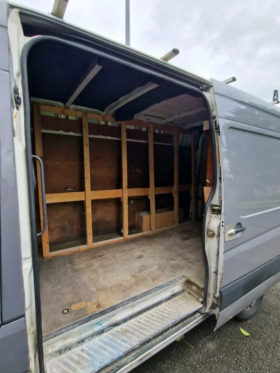 Volkswagen Crafter - Image 3