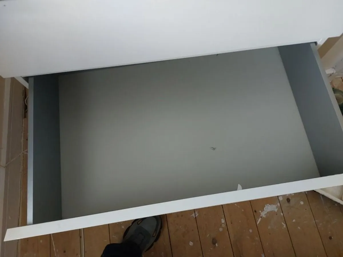 Chest of drawers - Image 2