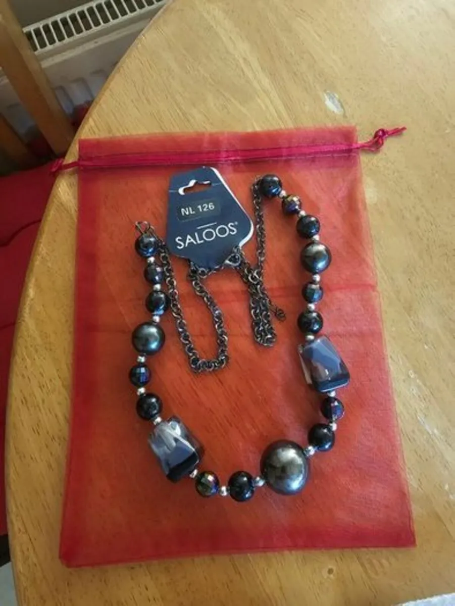 Costume Bead Necklace / Vintage / NEW