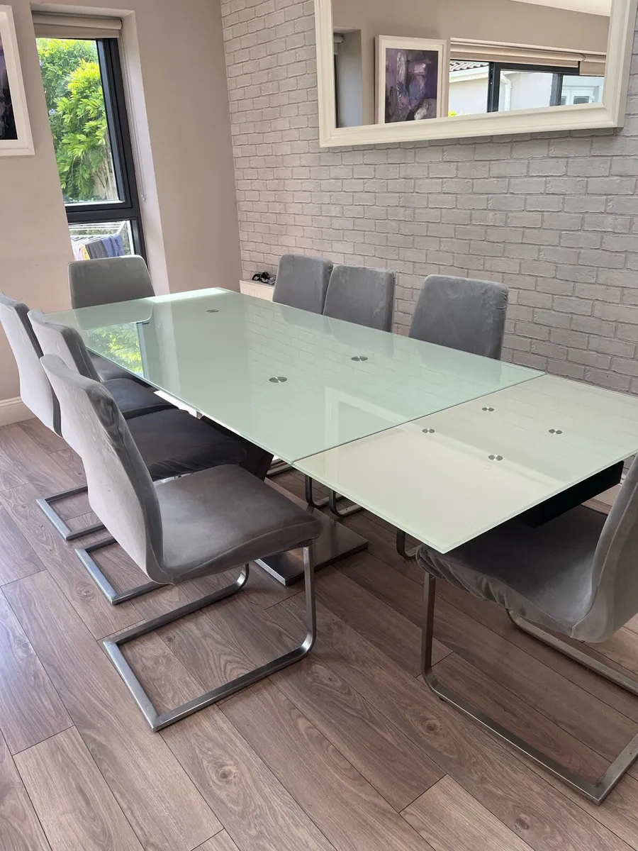 Dining table and chairs - Image 2
