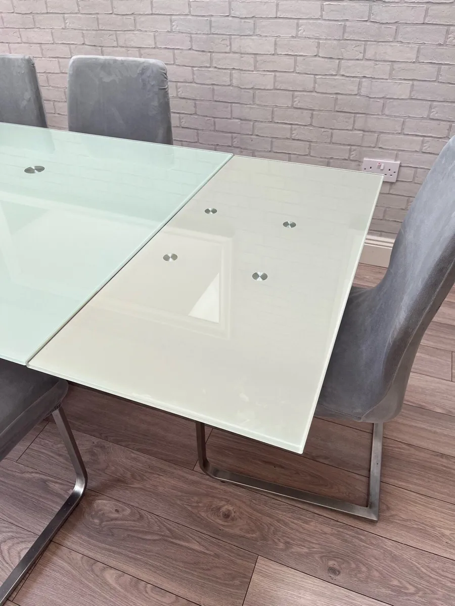 Dining table and chairs - Image 3
