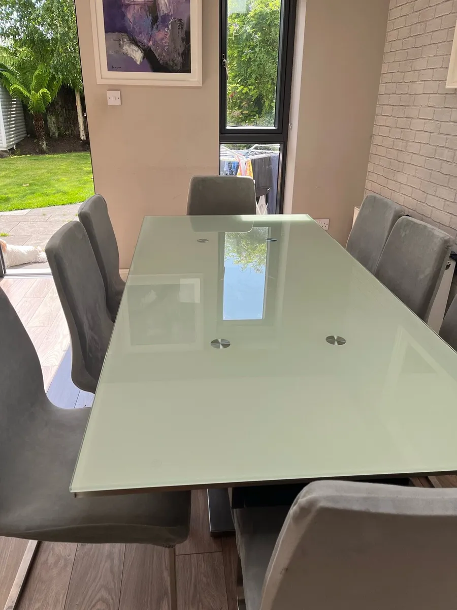 Dining table and chairs - Image 4