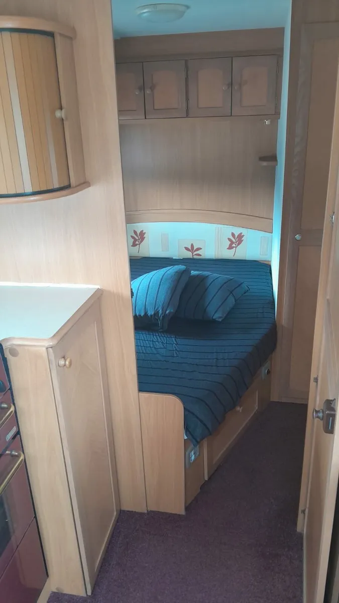 Caravan fixed bed - Image 4