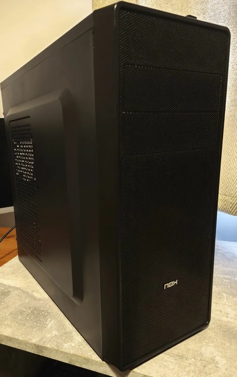Mid Tower gaming PC - Image 1