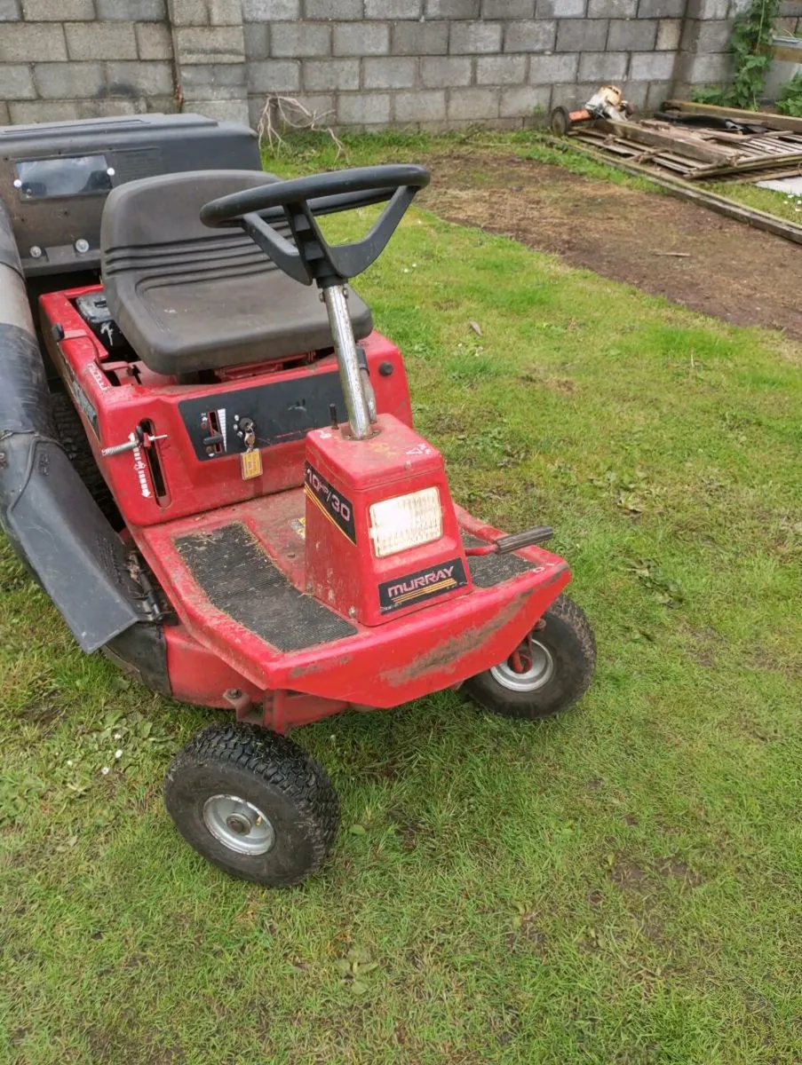 Murray Lawnmower. Briggs Stratton 10HP Engine. Law - Image 2