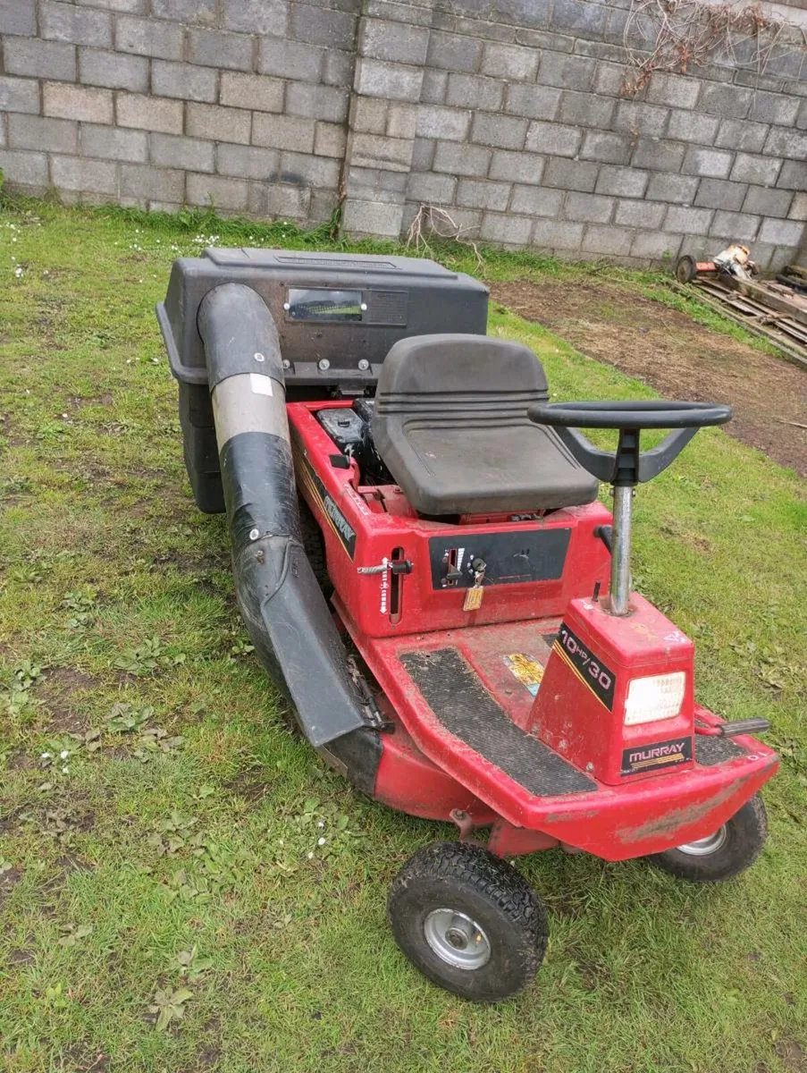 Murray Lawnmower. Briggs Stratton 10HP Engine. Law - Image 3