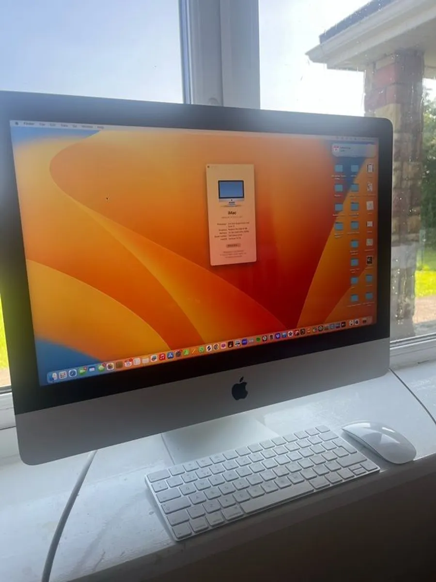 21.5 inch iMac - Image 1