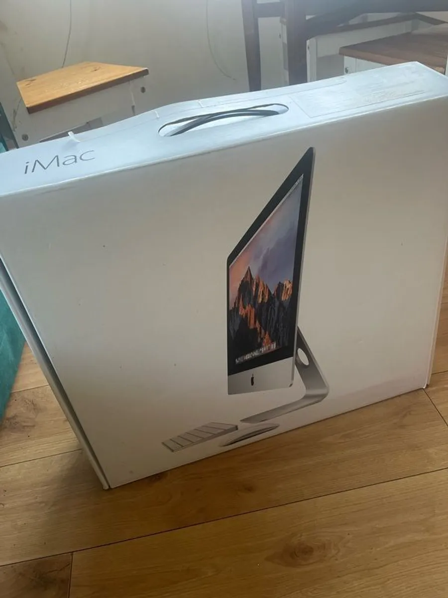 21.5 inch iMac - Image 2