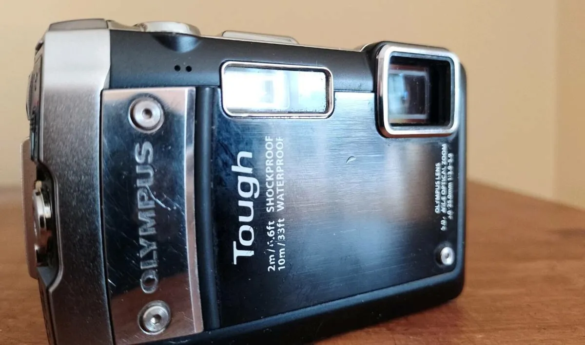 Olympus Tough tg 810 Digital Camera - Image 2