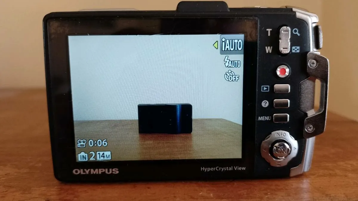 Olympus Tough tg 810 Digital Camera - Image 3