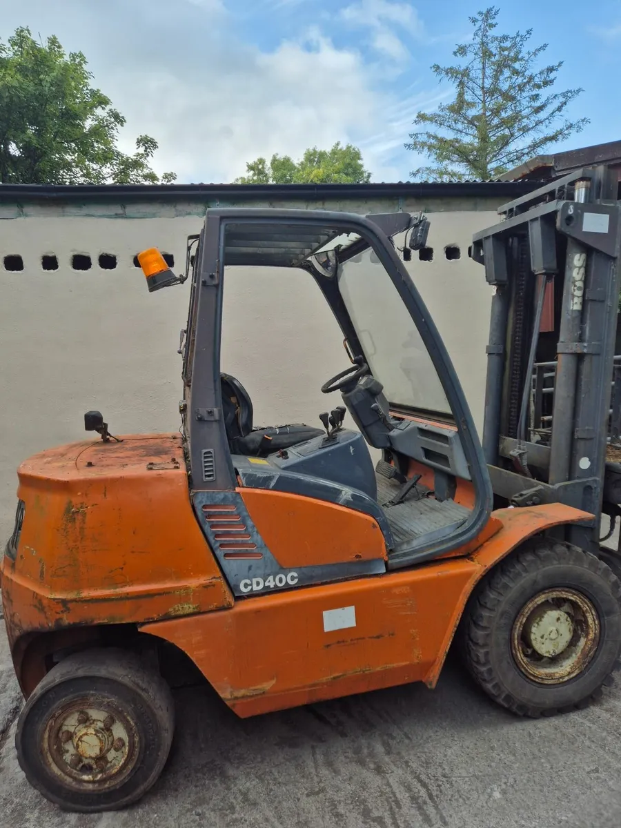Forklift - Image 3