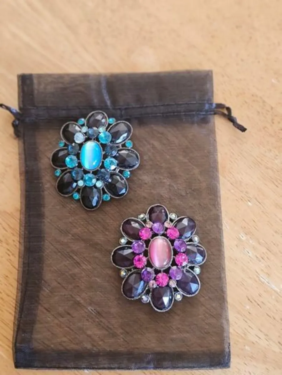 Costume Broaches / Vintage / New & Unworn - Image 1