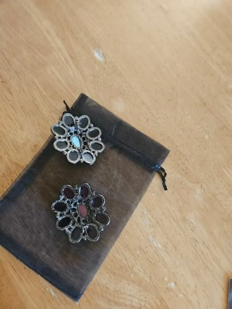 Costume Broaches / Vintage / New & Unworn - Image 3
