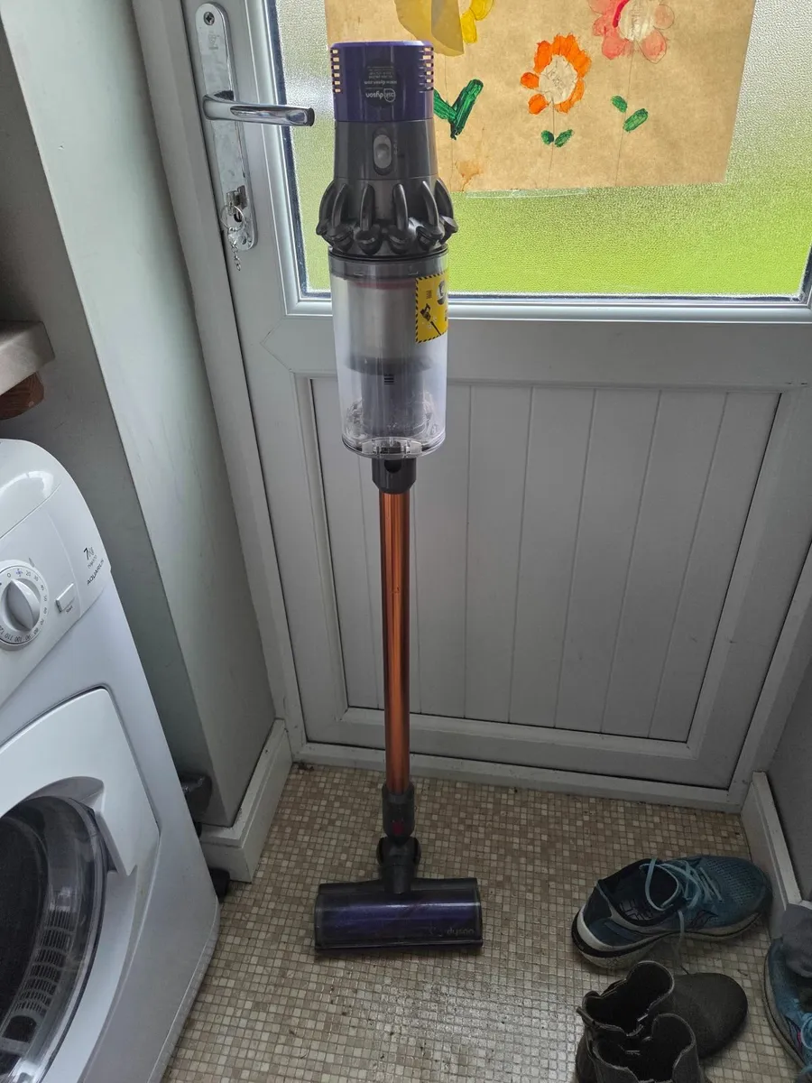 DYSON CYCLONE V10 ABSOLUTE - Image 2
