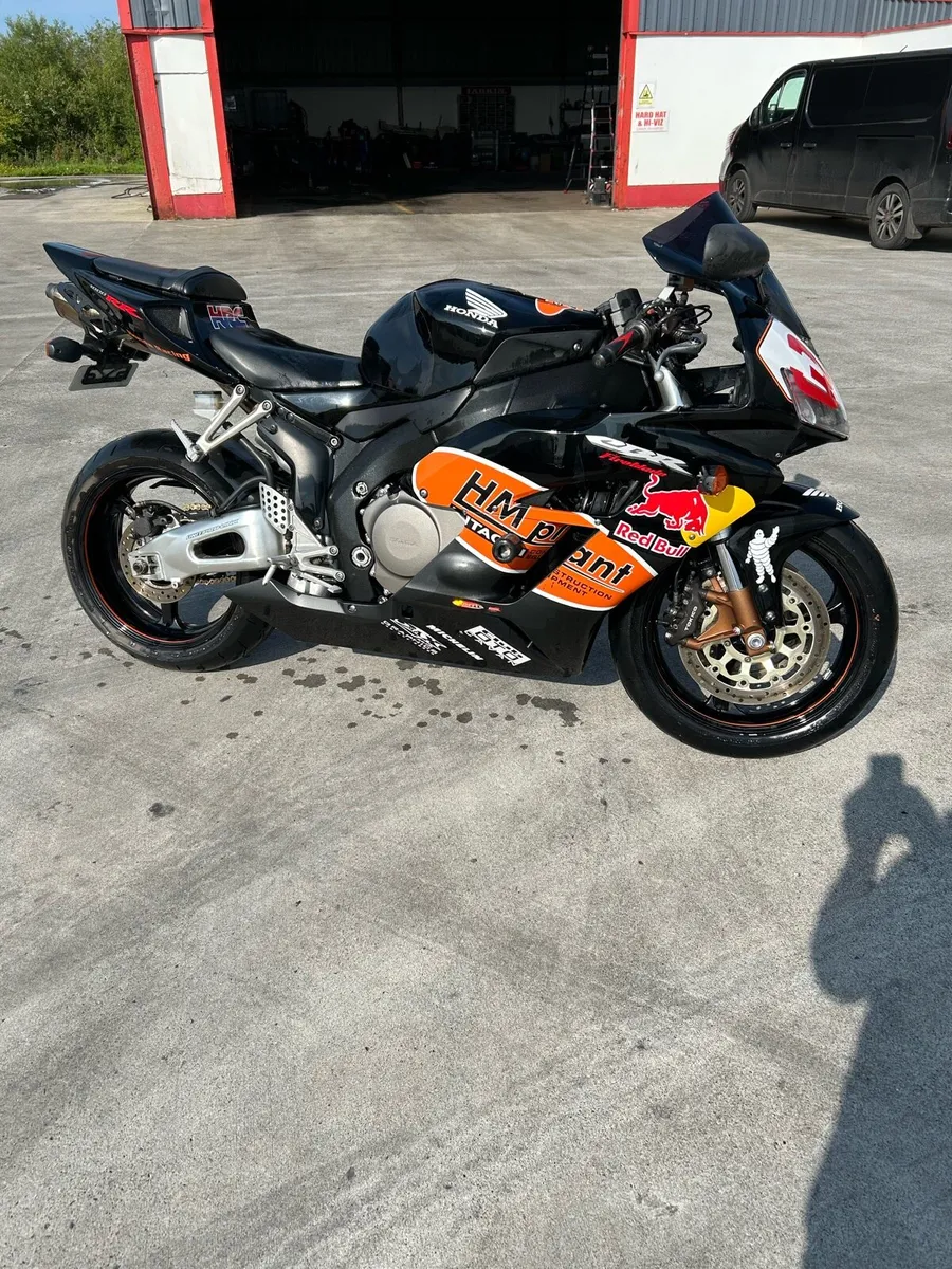 2005 CBR1000rr only 9000 miles - Image 3