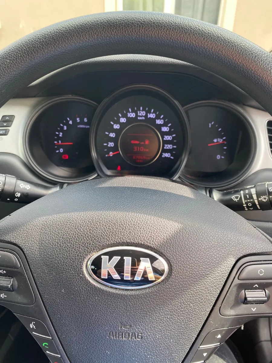 Kia Ceed 2014 - Image 1