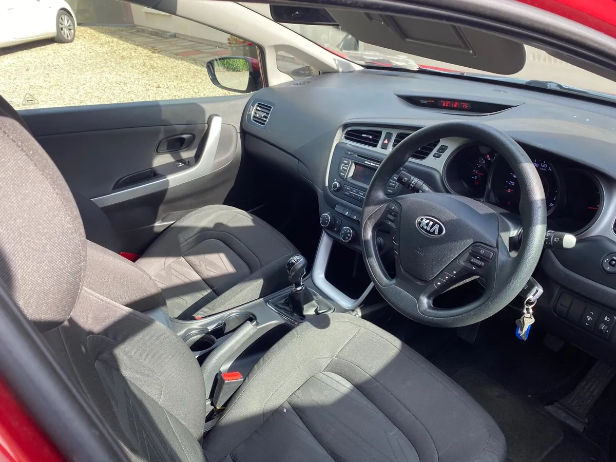 Kia Ceed 2014 - Image 2